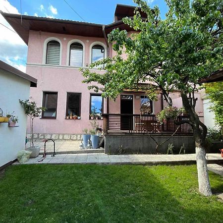 Apartments Music And Garden Sarajevo Exterior foto